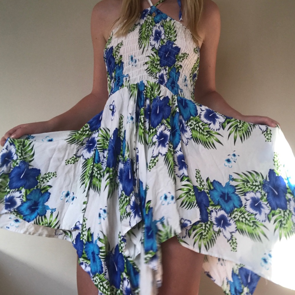 Hawaiian halter top dress 🌺